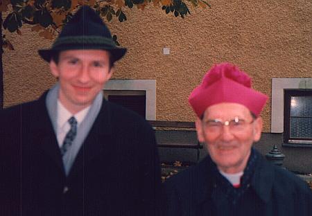 Seine Exzellenz Milit&auml;rbischof Dr. Alfred Kostelecky, Sekret&auml;r der &Ouml;sterreichischen Bischofskonferenz, mit Alexander Pytlik in Mariazell. Beten wir f&uuml;r seine Seele!